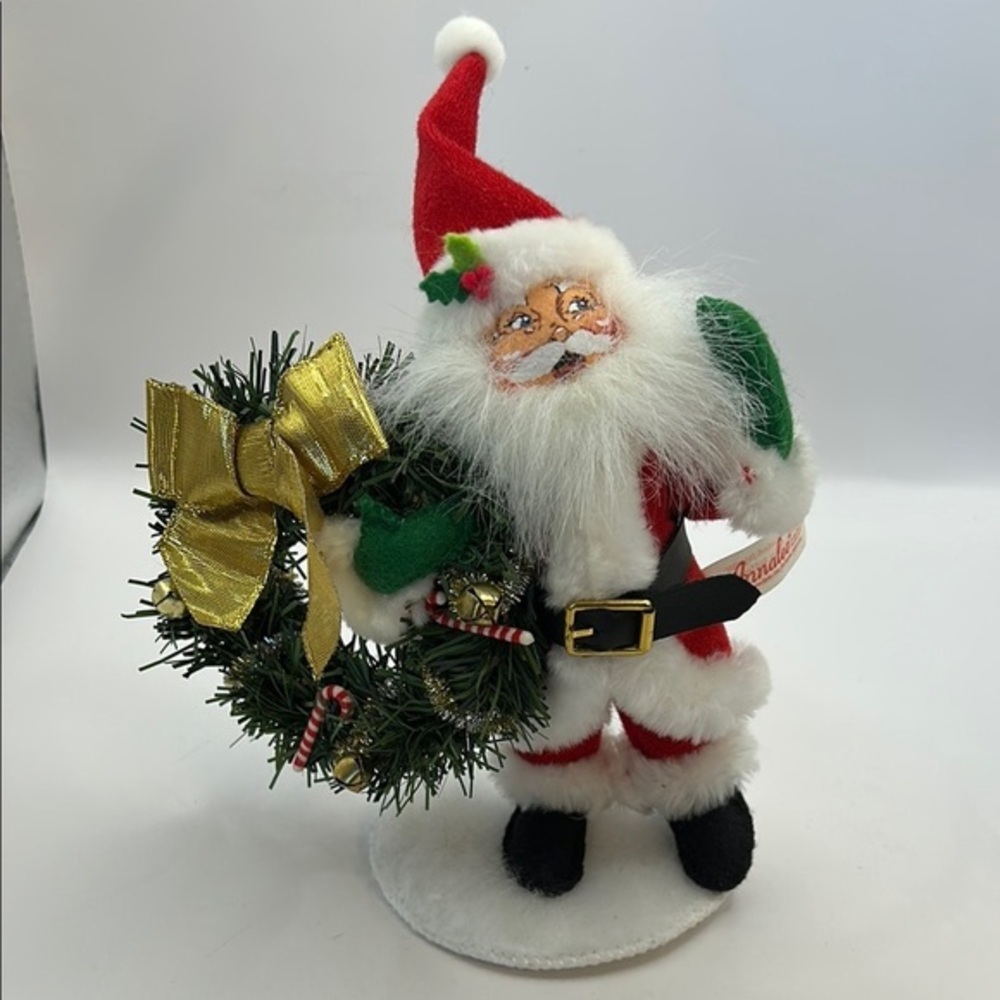 Annalee Santa Claus Holiday Figurine with Wreath